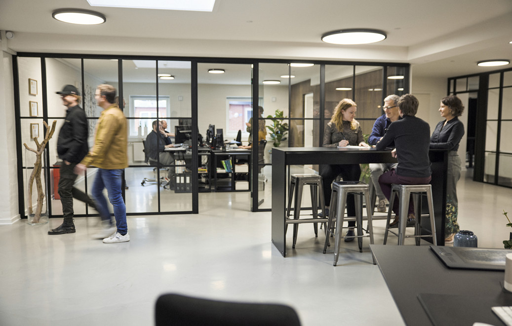 Oerskov.Library.ValueConverters.Headline
